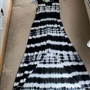 Black and white tie dye hi low maxi dress